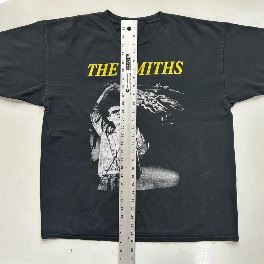 Smiths T-shirt, nicely worn in with a light fade - Picture 5 of 6